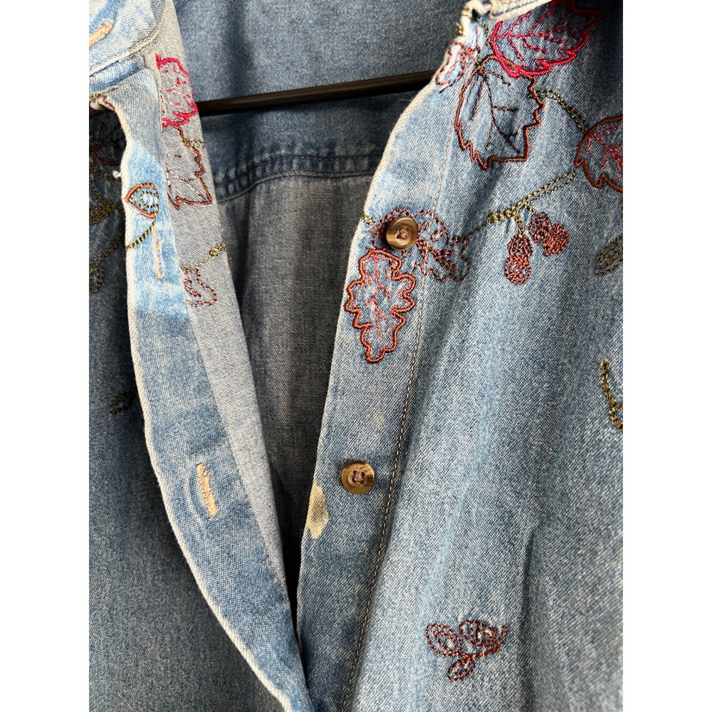 90s VTG looking Denim Shirt Women's Blue Embroidered Floral Butterfly Top XL - Picture 6 of 11